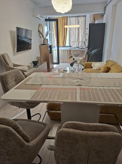 Apartament cu 2 camere decomandat, mobilat în Mamaia-Sat