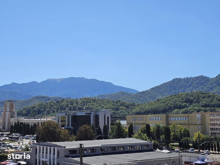 Apartament cu 3 camere decomandat în Astra