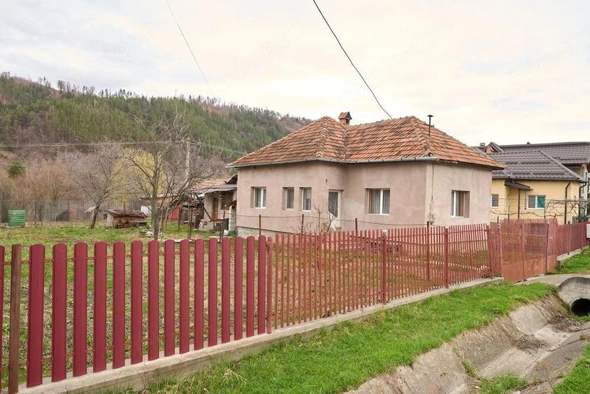 Casa individuala Leresti la strada principala+ teren 831 mp, utilitati complete - 9
