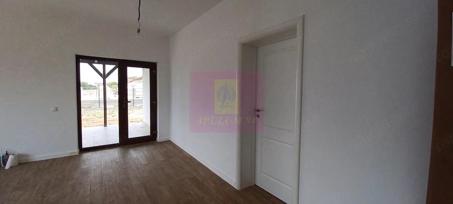 Casă cu 3 camere cu Teren 450 Mp în Săbăreni