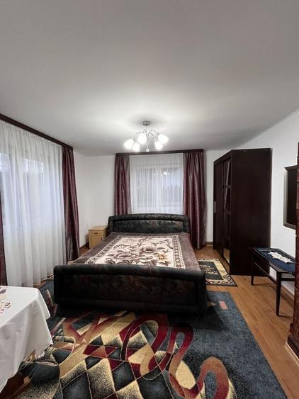 Casă cu 4 camere cu Teren 800 Mp în Central
