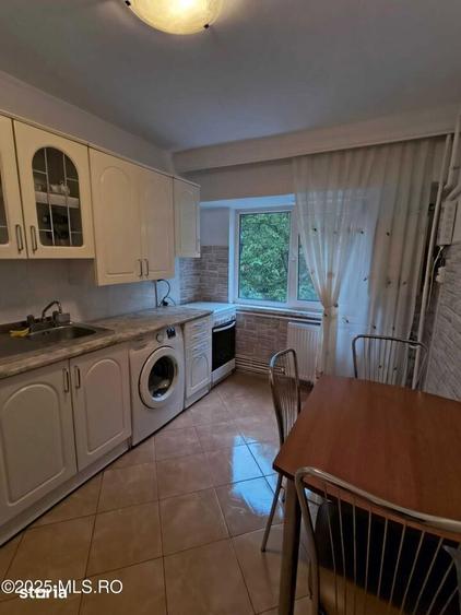Apartament cu 2 camere decomandat, mobilat în Tomis III