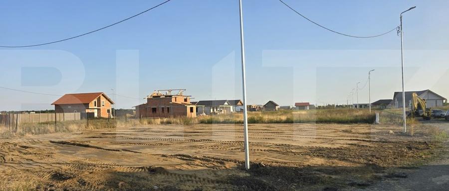 Teren Construcții intravilan de 697 mp, în Sânmihaiu Român