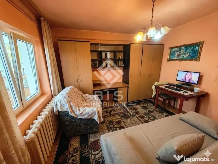 Garsonieră decomandată în Sud
