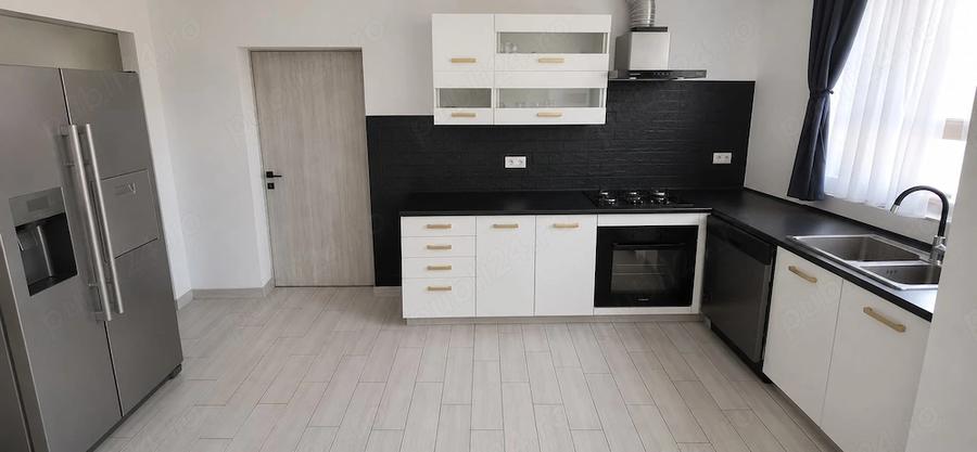 Casă cu Teren 432 Mp în Plopi