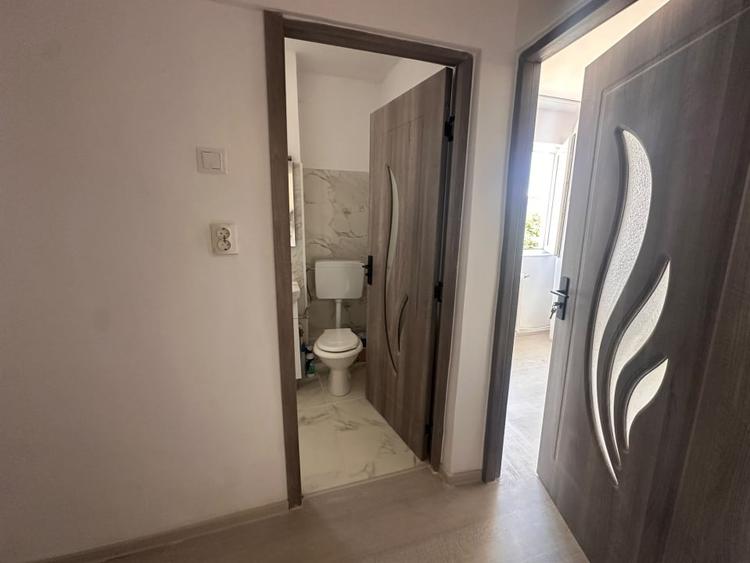 Apartament cu 2 camere semidecomandat în Cugir