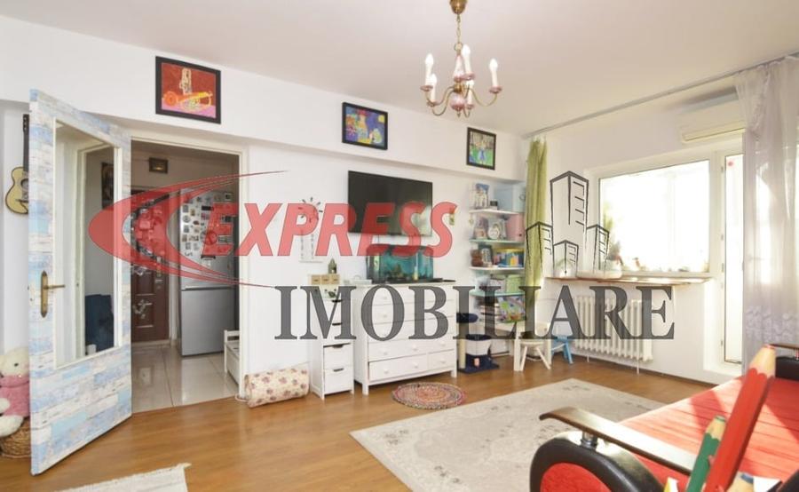 Apartament cu 2 camere semidecomandat în Dristor