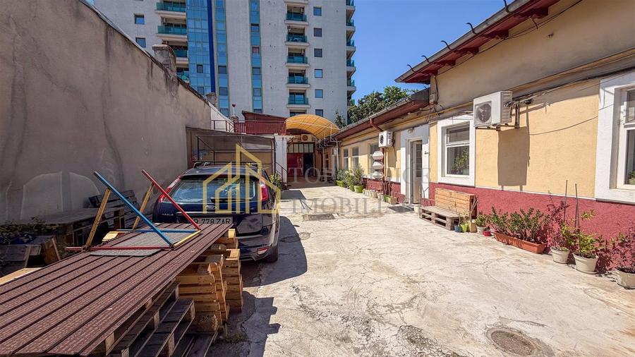 Apartament cu 8 camere în Tei