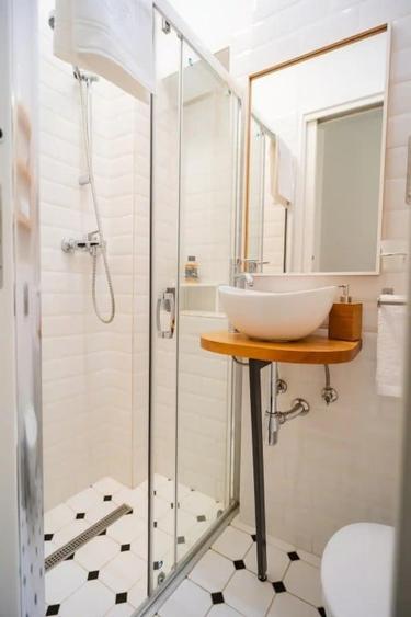 Apartament cu 3 camere decomandat, mobilat în Universitate