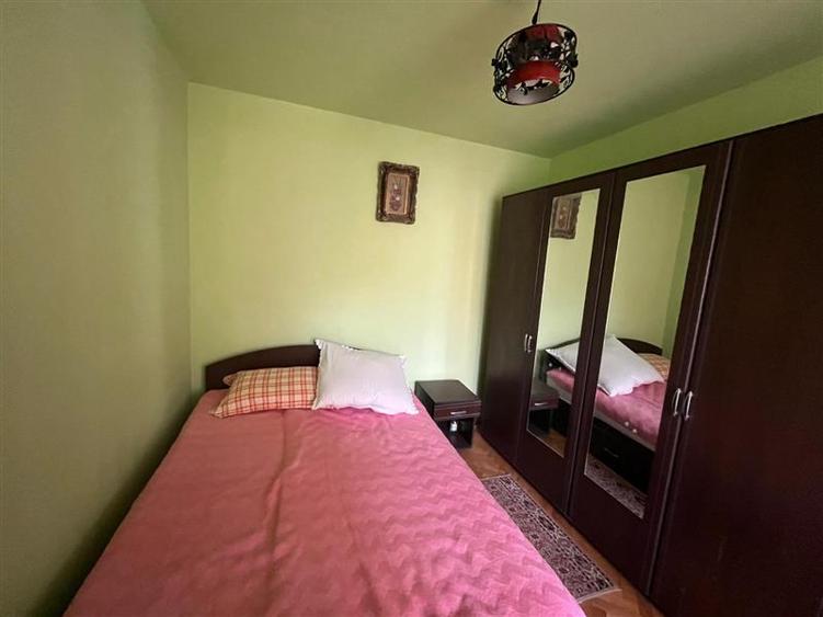 Apartament cu 4 camere semidecomandat, mobilat în Nord