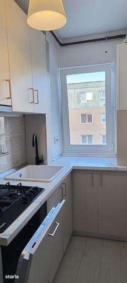 Apartament cu 2 camere semidecomandat în Florilor