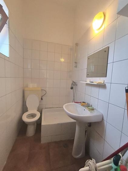 Casă individuală cu 3 camere cu Canalizare în Plopilor