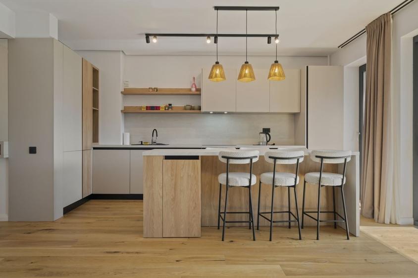 Apartament cu 3 camere decomandat, mobilat în Aviației