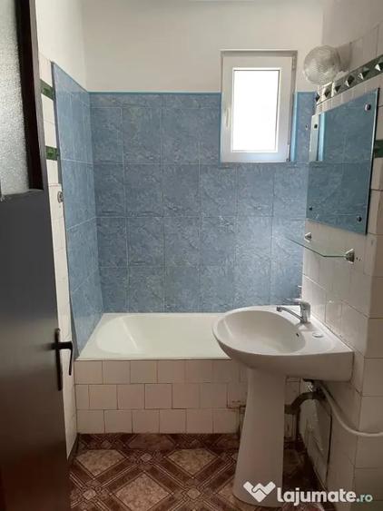 Apartament cu 2 camere decomandat în Baba Novac