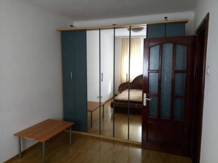 Apartament cu 3 camere semidecomandat în UTA