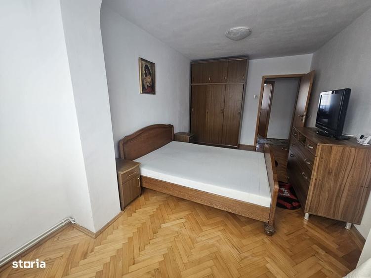 Apartament cu 3 camere decomandat în Centrul Civic