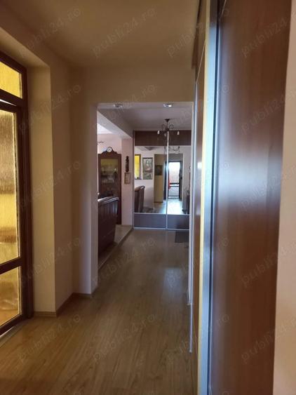 Apartament cu 3 camere decomandat în Calea Poplăcii