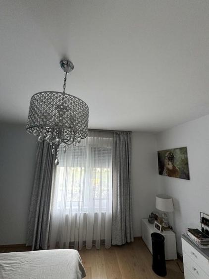 Casă individuală cu 5 camere cu Canalizare în Moșnița Nouă