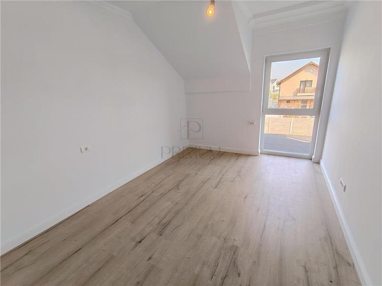 Duplex cu 4 camere cu Canalizare în Moșnița Nouă