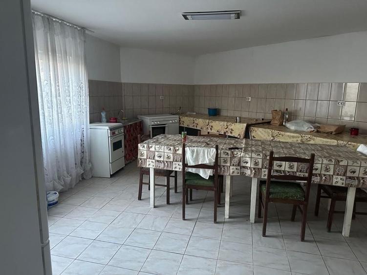 Casă cu 4 camere în Broscăuți