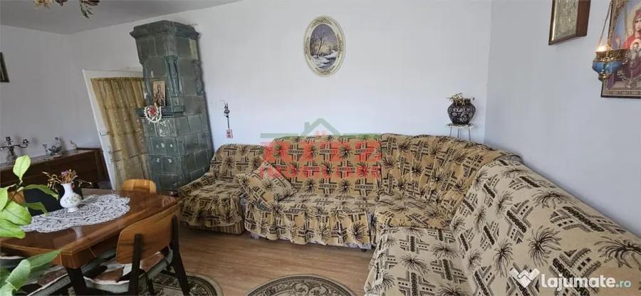 Casă cu 7 camere cu Teren 1756 Mp în Caracal