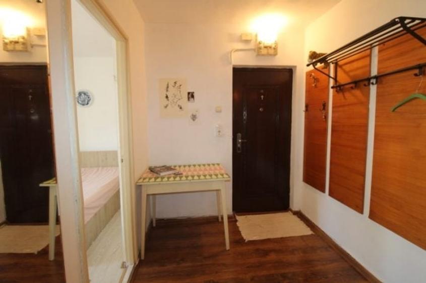 Apartament cu 2 camere semidecomandat, mobilat în Cișmigiu