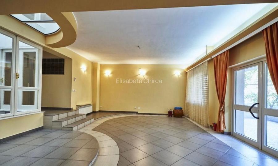 Eroii revolutiei vila 1100 mp S+P+E1+E2+M + curte 14 camere