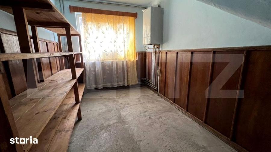 Casă cu 4 camere cu Teren 200 Mp în Central