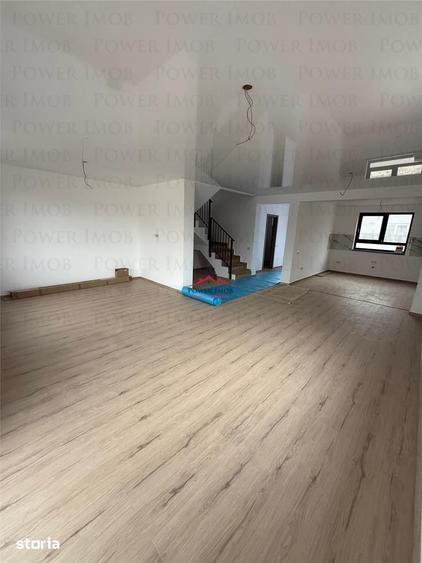 Casă cu 4 camere cu Teren 250 Mp în Tărlungeni
