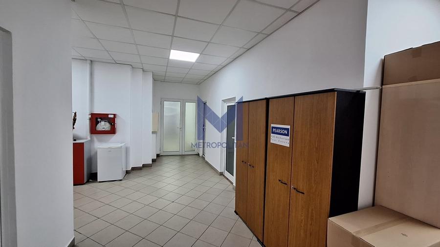 Birou, de 242 mp, în Central
