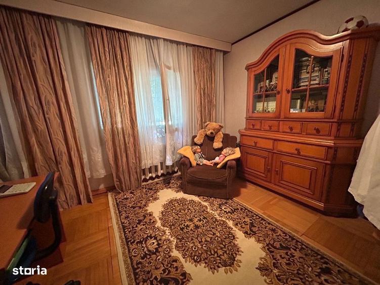 Apartament cu 4 camere decomandat în Sud