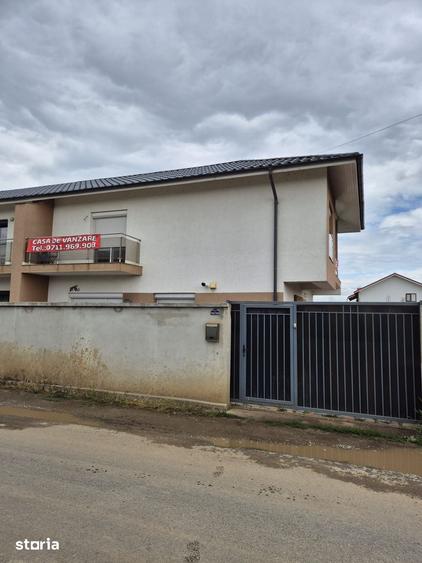 Casă cu 4 camere cu Teren 190 Mp în Domnești