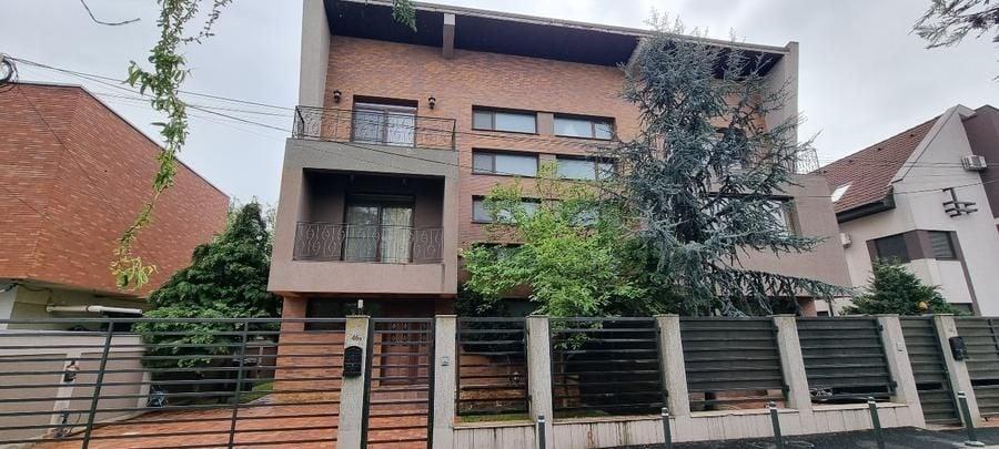Duplex cu 5 camere cu Canalizare în Băneasa