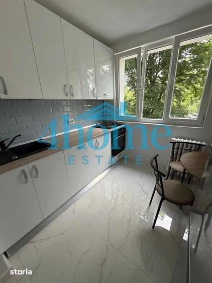 Apartament cu 3 camere semidecomandat în Drumul Taberei