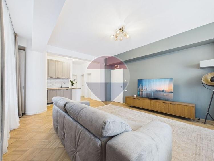 Apartament cu 3 camere semidecomandat, mobilat în Aviatorilor