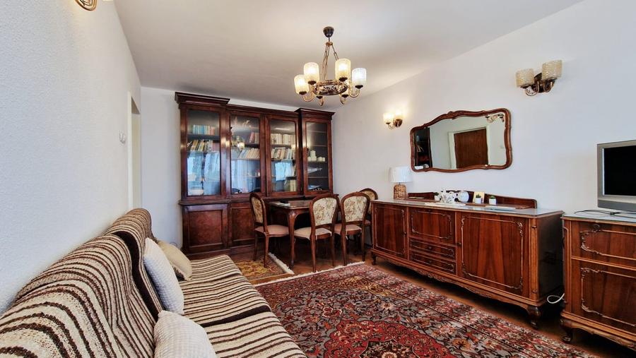 Apartament cu 3 camere decomandat, mobilat în Kiseleff