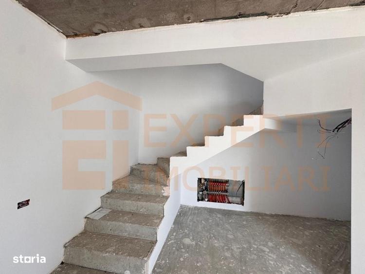 Casă cu 4 camere cu Teren 214 Mp în Palazu Mare