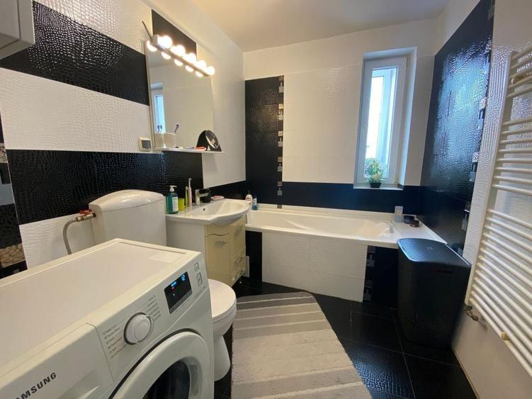 Apartament cu 3 camere semidecomandat în Baciu