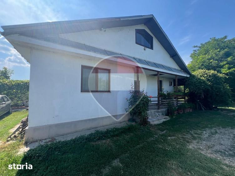 Casă cu 3 camere cu Teren 2244 Mp în Vânători