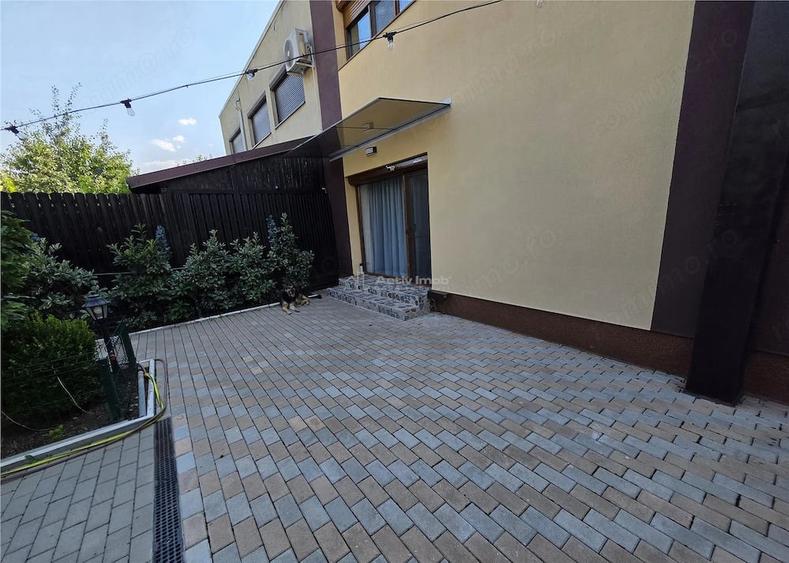 Casă cu 4 camere cu Teren 260 Mp în 1 Decembrie