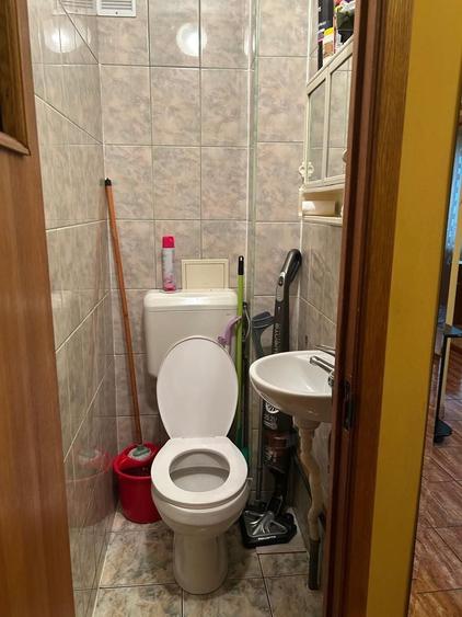 Apartament cu 4 camere decomandat în Titan