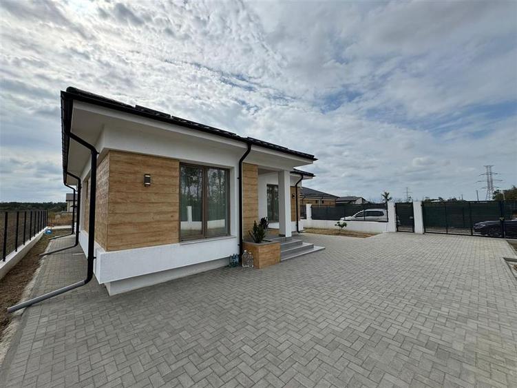 Casă individuală cu 4 camere cu Teren 574 Mp în Exterior Nord