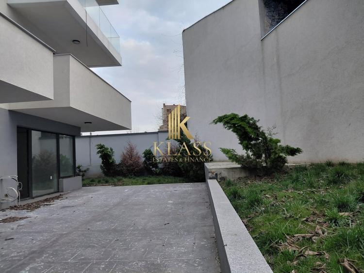 Apartament cu 4 camere în P-ța Unirii