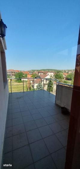 Apartament cu 3 camere în Decebal — fotografia 3