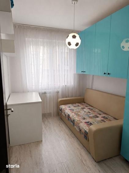 Apartament cu 3 camere semidecomandat în Valea Rosie