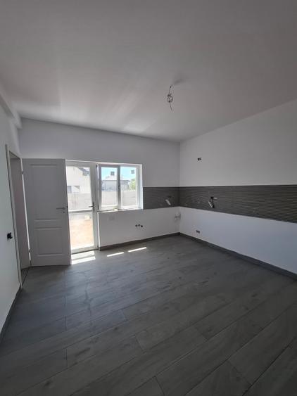 Casă individuală cu 4 camere cu Teren 420 Mp în Domnești
