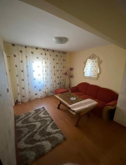 Inchiriez Apartament 2 camere zona centrala,complet mobilat utilat renovat - 2