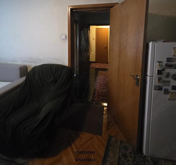 Apartament cu 3 camere decomandat în Coșbuc