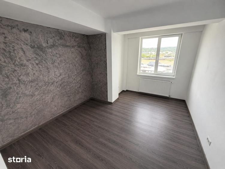 Apartament cu 3 camere decomandat în Valea Lupului