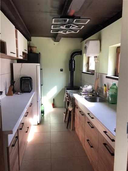 Casă cu 3 camere cu Garaj în Berghia
